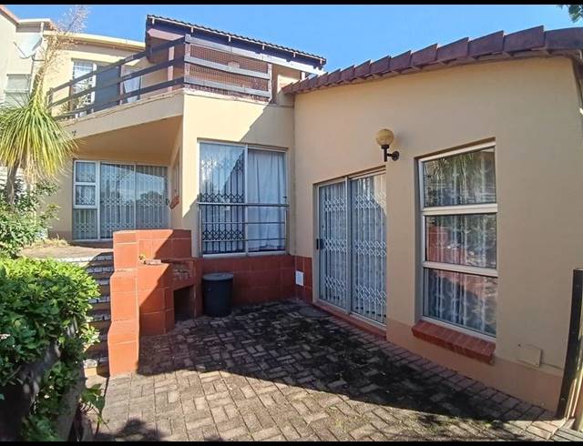 2 BEDROOM APARTMENT FOR SALE IN MARGATE BEACH